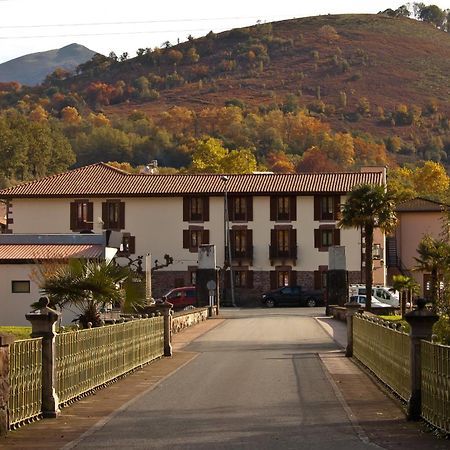 Hotel Urgain Oronoz-Mugaire Екстериор снимка