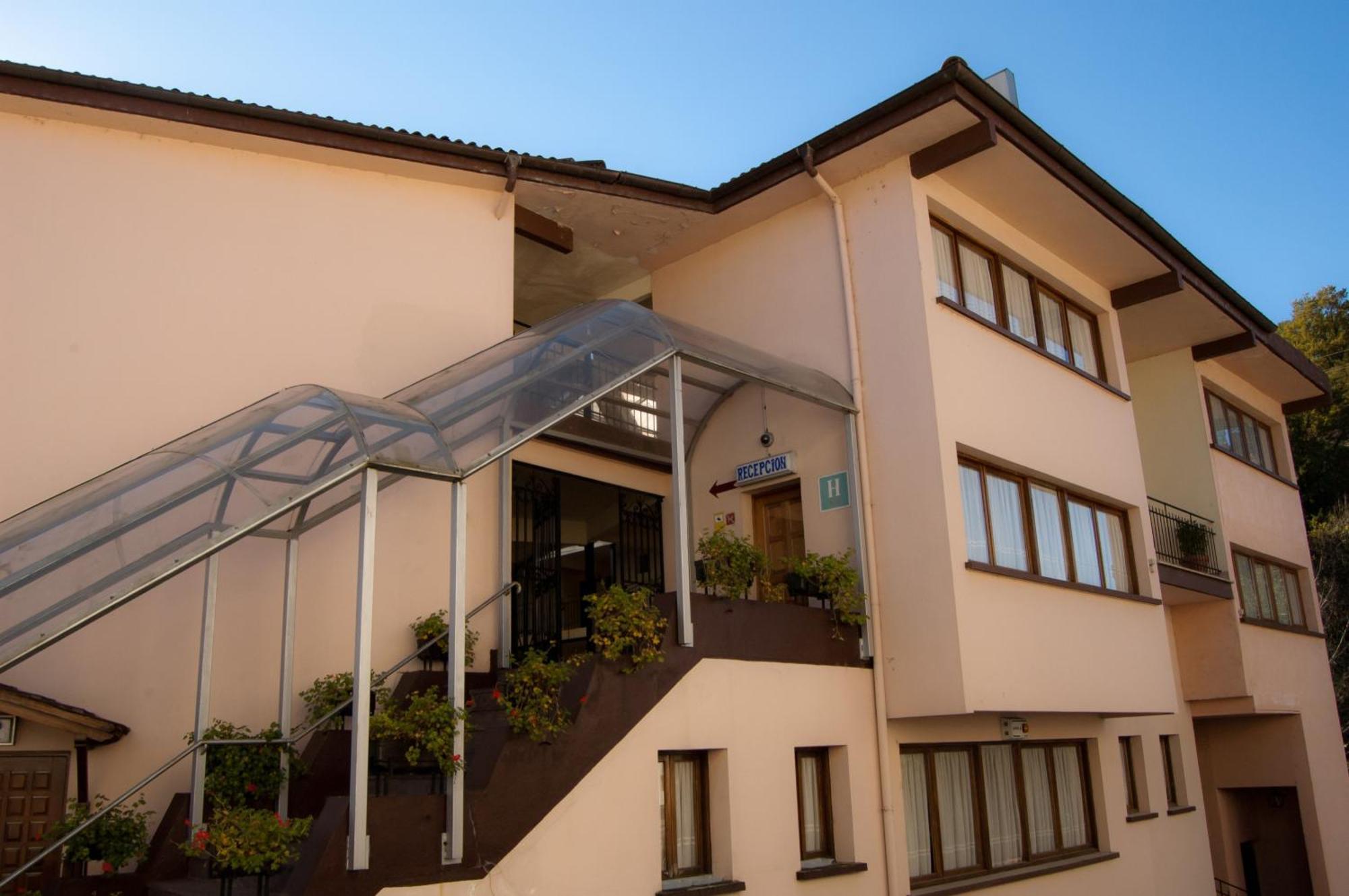 Hotel Urgain Oronoz-Mugaire Екстериор снимка