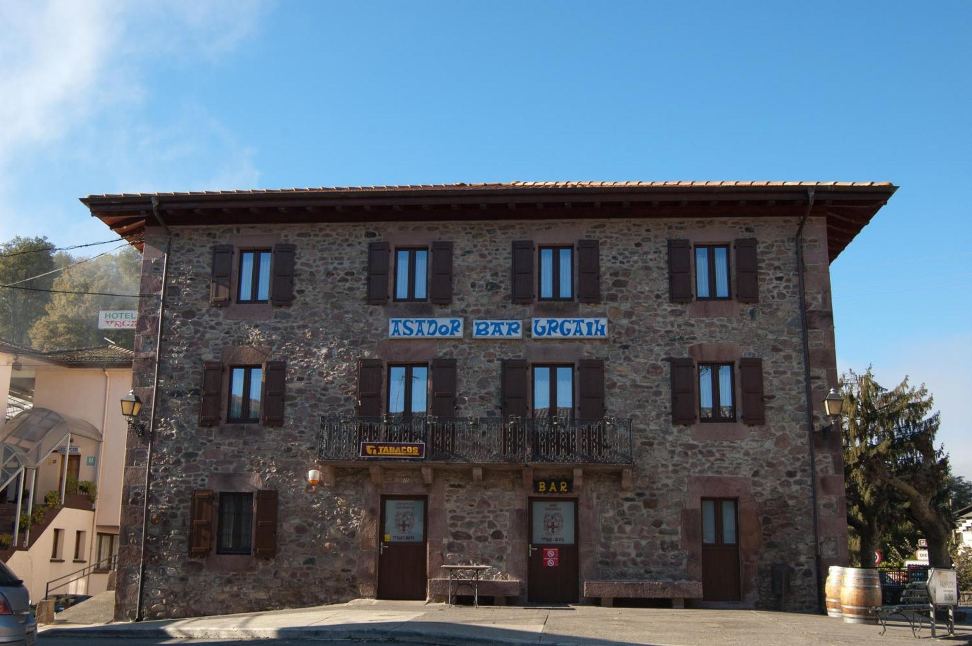 Hotel Urgain Oronoz-Mugaire Екстериор снимка