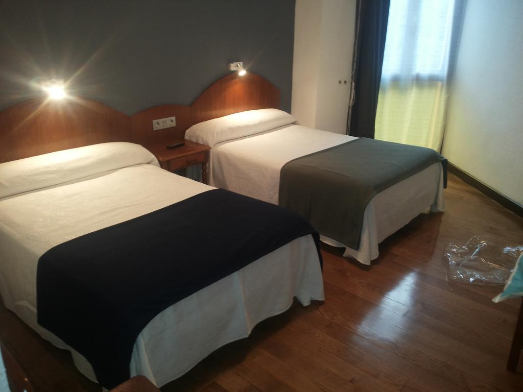 Hotel Urgain Oronoz-Mugaire Екстериор снимка