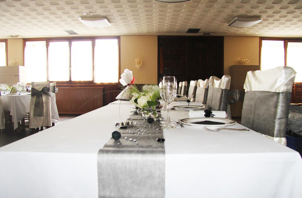 Hotel Urgain Oronoz-Mugaire Екстериор снимка
