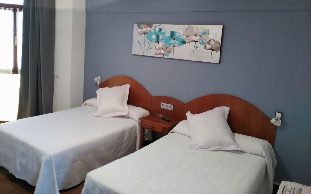 Hotel Urgain Oronoz-Mugaire Екстериор снимка