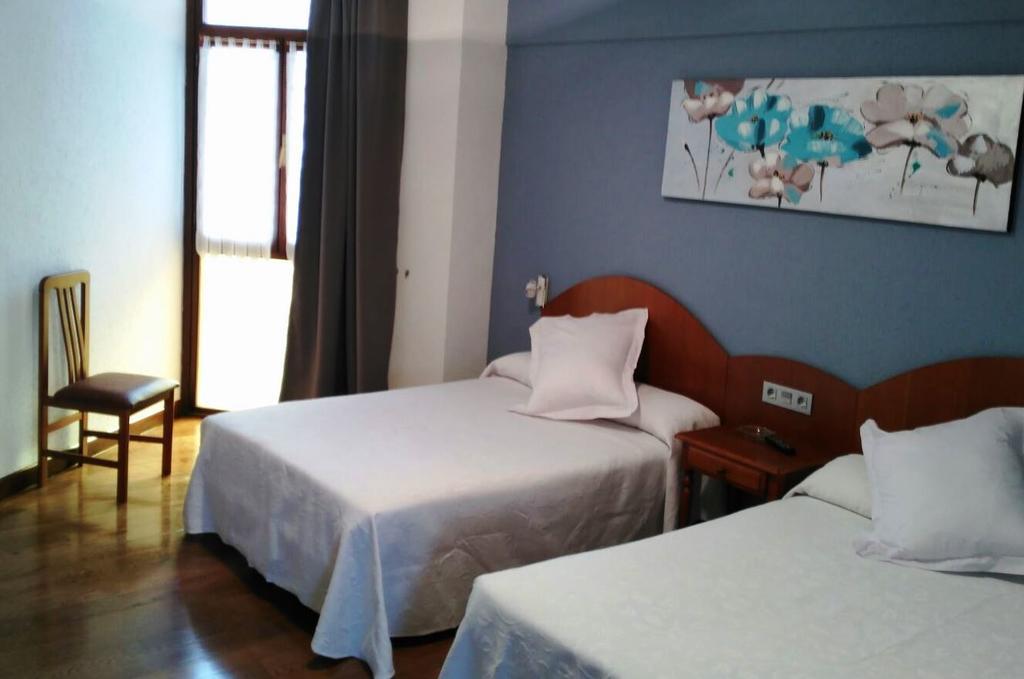 Hotel Urgain Oronoz-Mugaire Екстериор снимка