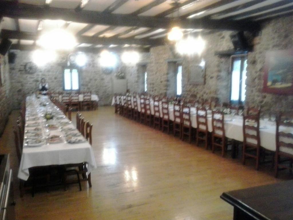 Hotel Urgain Oronoz-Mugaire Екстериор снимка